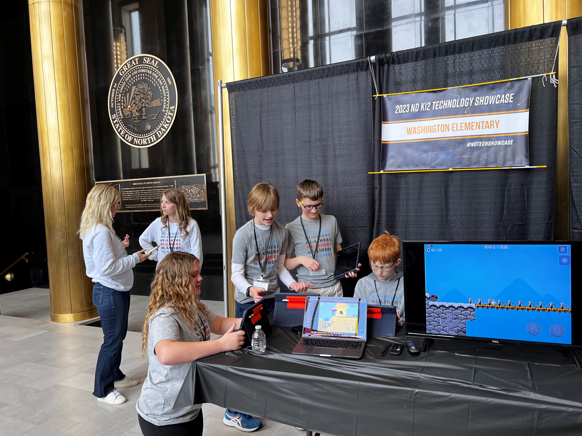 washington elementary students presenting their student created video game